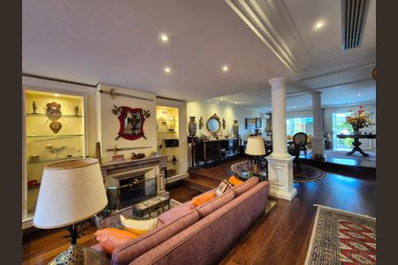 Casa de condomínio para alugar com 1000m², 5 quartos e 4 vagas