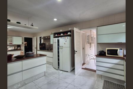 Casa de condomínio para alugar com 1000m², 5 quartos e 4 vagas