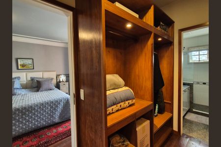 Casa de condomínio para alugar com 1000m², 5 quartos e 4 vagas