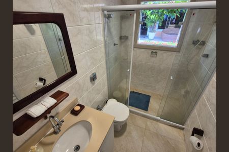 Casa de condomínio para alugar com 1000m², 5 quartos e 4 vagas