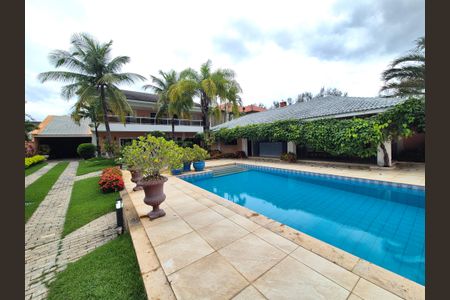 Casa de condomínio para alugar com 1000m², 5 quartos e 4 vagas