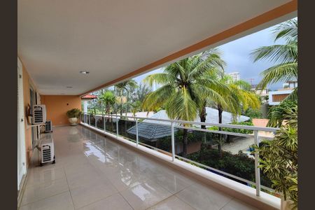 Casa de condomínio para alugar com 1000m², 5 quartos e 4 vagas