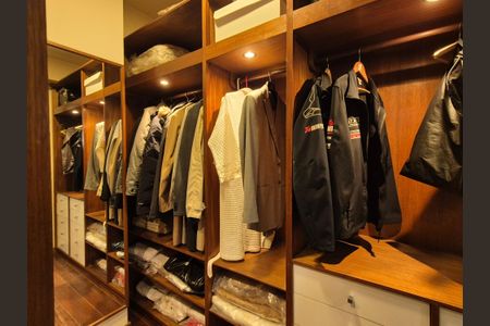 Casa de condomínio para alugar com 1000m², 5 quartos e 4 vagas