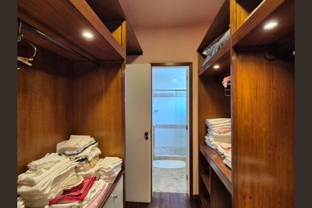 Casa de condomínio para alugar com 1000m², 5 quartos e 4 vagas