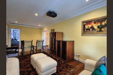 Casa de condomínio para alugar com 1000m², 5 quartos e 4 vagas