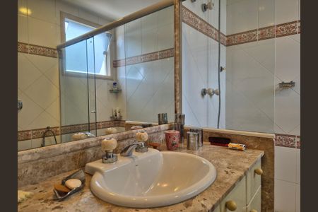 Casa de condomínio para alugar com 1000m², 5 quartos e 4 vagas