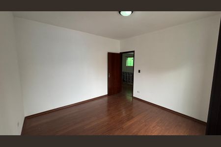 Casa à venda com 430m², 4 quartos e 6 vagasQuarto 2