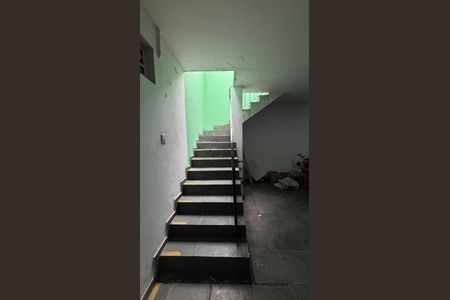 Casa à venda com 430m², 4 quartos e 6 vagasEscada