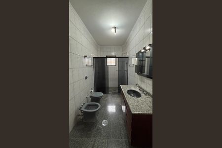 Casa à venda com 430m², 4 quartos e 6 vagasBanheiro