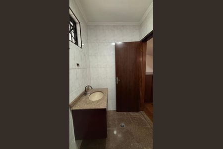 Casa à venda com 430m², 4 quartos e 6 vagasLavabo