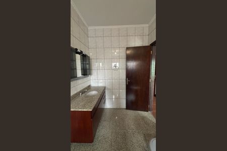 Casa à venda com 430m², 4 quartos e 6 vagasBanheiro da Suíte