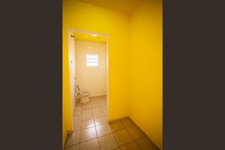 Casa para alugar com 150m², 3 quartos e 1 vaga Casa para alugar com 150m², 3 quartos e 1 vagaBanheiro Social