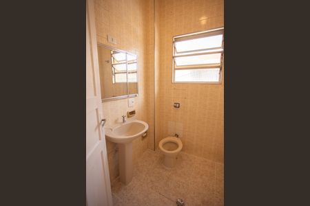 Casa para alugar com 150m², 3 quartos e 1 vaga Casa para alugar com 150m², 3 quartos e 1 vagaBanheiro Social 2