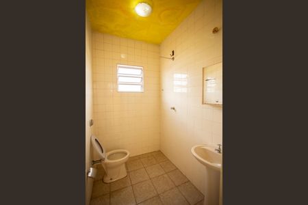 Casa para alugar com 150m², 3 quartos e 1 vaga Casa para alugar com 150m², 3 quartos e 1 vagaBanheiro Social