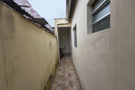 Casa de condomínio para alugar com 58m², 2 quartos e 1 vaga Casa de condomínio para alugar com 58m², 2 quartos e 1 vagaCorredor lateral