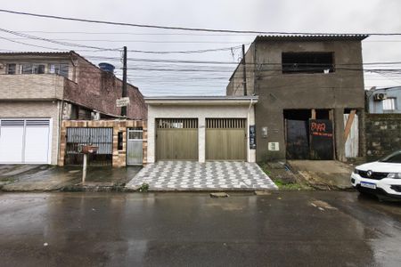 Casa de condomínio para alugar com 58m², 2 quartos e 1 vaga Casa de condomínio para alugar com 58m², 2 quartos e 1 vagaFachada