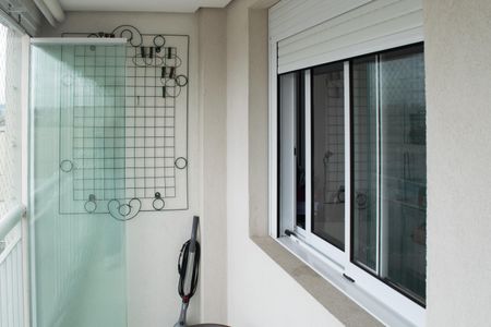 Varanda  de apartamento à venda com 3 quartos, 68m² em Chácara Seis de Outubro, São Paulo