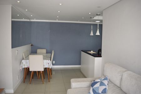 Sala de apartamento à venda com 3 quartos, 68m² em Chácara Seis de Outubro, São Paulo