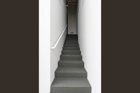 Casa para alugar com 63m², 2 quartos e 1 vagaEscada