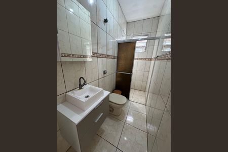 Casa à venda com 225m², 3 quartos e 2 vagas Casa à venda com 225m², 3 quartos e 2 vagasCasa 2 - Banheiro social