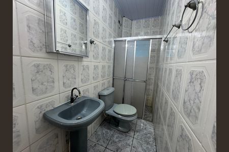 Casa à venda com 225m², 3 quartos e 2 vagas Casa à venda com 225m², 3 quartos e 2 vagasCasa - Banheiro social