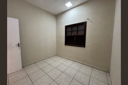 Casa - Quarto de casa à venda com 3 quartos, 225m² em Padroeira, Osasco