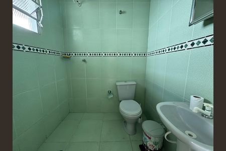 Casa à venda com 225m², 3 quartos e 2 vagas Casa à venda com 225m², 3 quartos e 2 vagasCasa 3 - Banheiro social