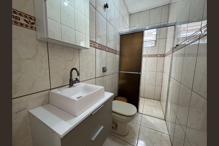 Casa à venda com 225m², 3 quartos e 2 vagas Casa à venda com 225m², 3 quartos e 2 vagasCasa 2 - Banheiro social