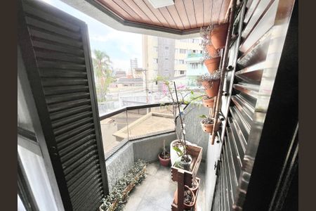 Apartamento à venda com 117m², 4 quartos e 3 vagasQuarto 1 - Suíte Varanda