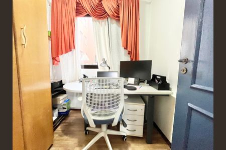 Apartamento à venda com 117m², 4 quartos e 3 vagasQuarto de Serviço/Escritório
