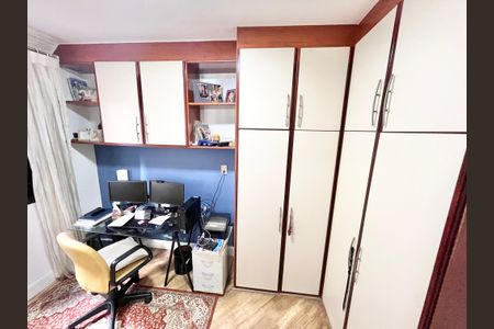 Apartamento à venda com 117m², 4 quartos e 3 vagasQuarto 2 Suíte
