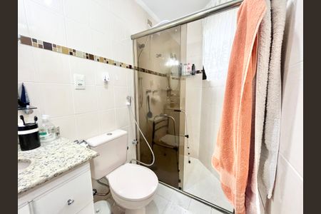 Apartamento à venda com 117m², 4 quartos e 3 vagasBanheiro da Suíte 2