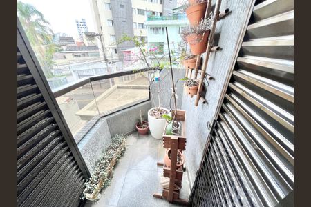 Apartamento à venda com 117m², 4 quartos e 3 vagasQuarto 1 - Suíte Varanda