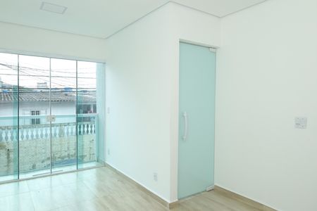 Sala de casa para alugar com 1 quarto, 10m² em Parque Guarani, São Paulo