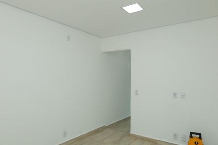 Quarto de casa para alugar com 1 quarto, 10m² em Parque Guarani, São Paulo