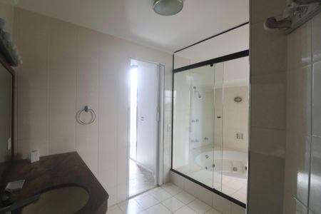 Apartamento para alugar com 489m², 5 quartos e 4 vagas Apartamento para alugar com 489m², 5 quartos e 4 vagasBanheiro Suíte