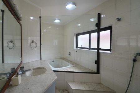 Apartamento para alugar com 489m², 5 quartos e 4 vagas Apartamento para alugar com 489m², 5 quartos e 4 vagasBanheiro Suíte 2