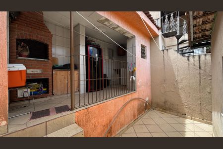 Casa à venda com 100m², 2 quartos e 2 vagasQuintal