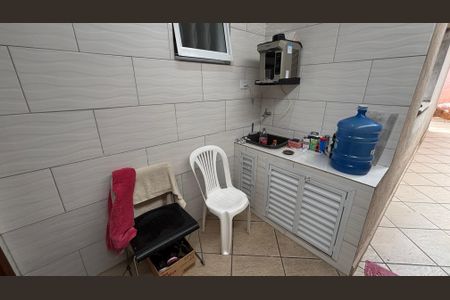 Casa à venda com 100m², 2 quartos e 2 vagasQuintal