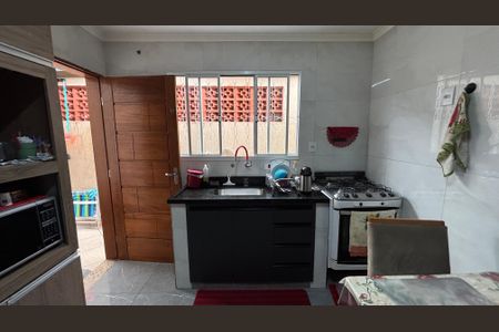 Casa à venda com 100m², 2 quartos e 2 vagasCozinha