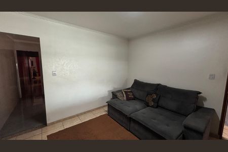 Casa à venda com 100m², 2 quartos e 2 vagasSala