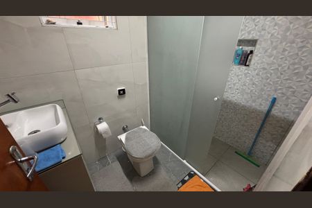 Casa à venda com 100m², 2 quartos e 2 vagasBanheiro