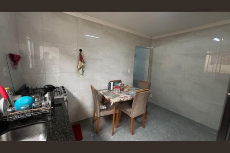 Casa à venda com 100m², 2 quartos e 2 vagasCozinha