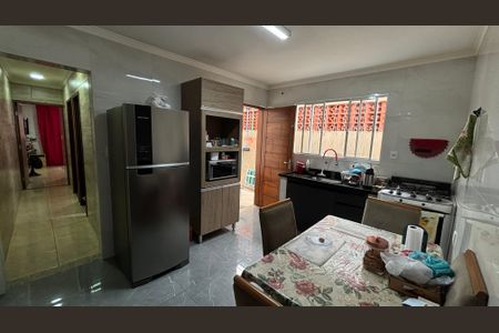 Casa à venda com 100m², 2 quartos e 2 vagasCozinha