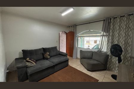 Casa à venda com 100m², 2 quartos e 2 vagasSala