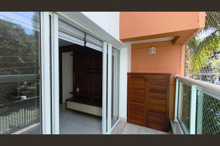 Apartamento à venda com 84m², 2 quartos e 2 vagasVaranda