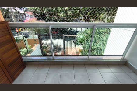 Apartamento à venda com 84m², 2 quartos e 2 vagasVaranda