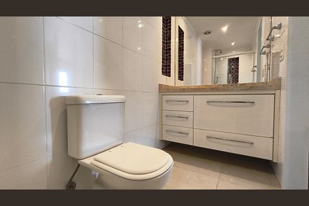 Apartamento à venda com 84m², 2 quartos e 2 vagasBanheiro da Suíte 1