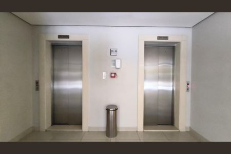 Apartamento à venda com 84m², 2 quartos e 2 vagasElevadores