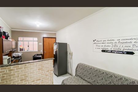 Sala de casa de condomínio à venda com 2 quartos, 75m² em Vila Araguaia, São Paulo